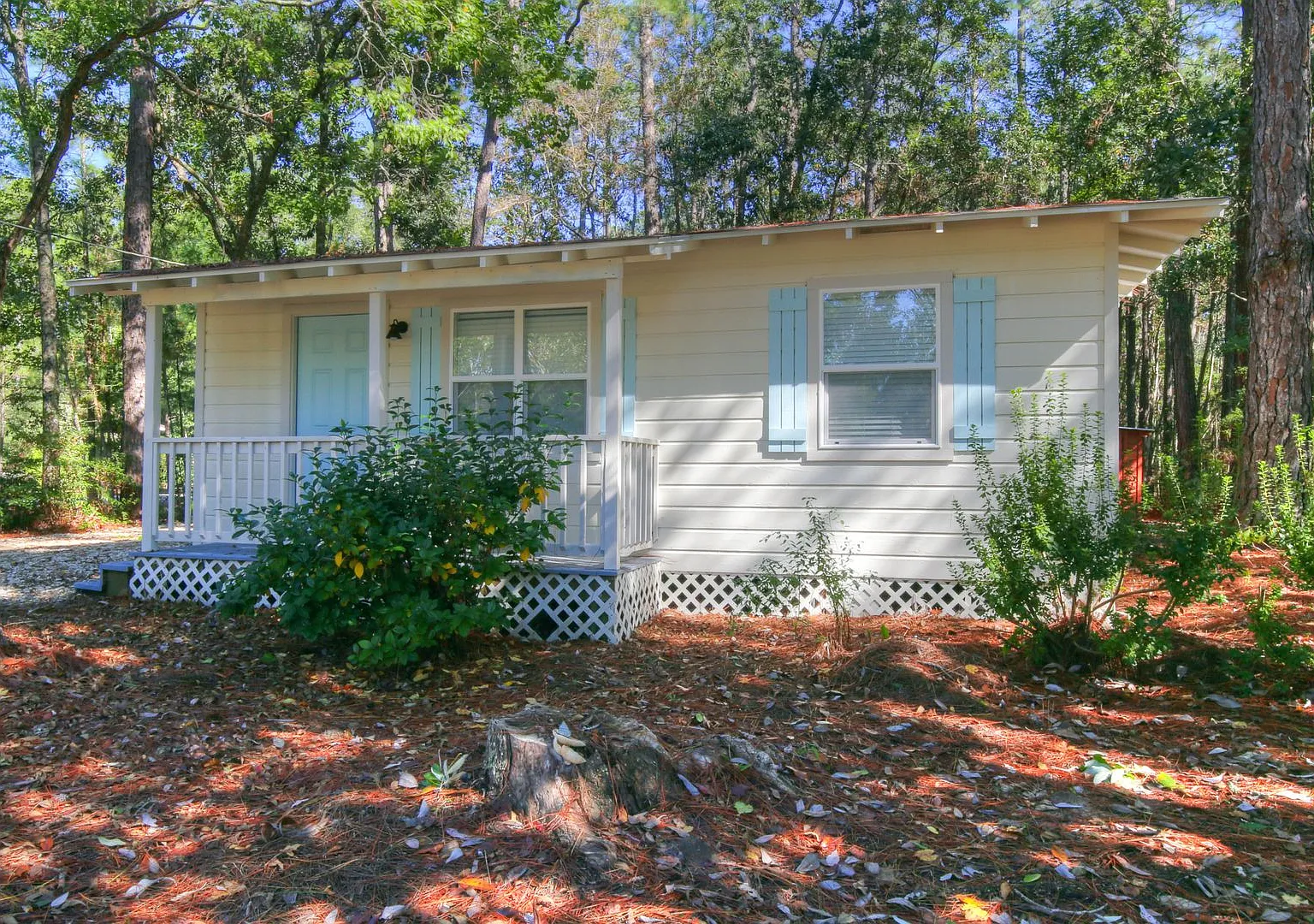Coming Soon! Beautiful Cottage Is Just Steps From Mobile Bay! — Photo 1