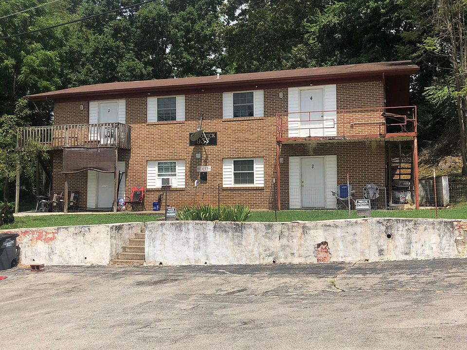 1st image of 937 Chadwick Dr #1-4