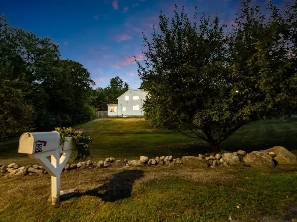 58 Violet St, Manchester, NH 03102