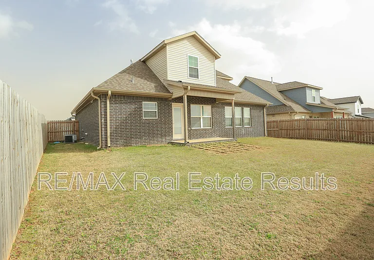 5911 SW Gentle Winds Ave — Photo 29