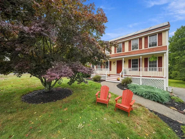 17 Willow Street, Derry, NH 03038
