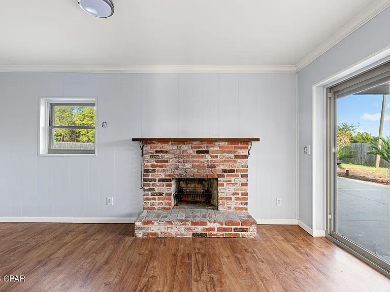 106 Moody Dr — Photo 10