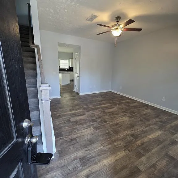 3707 Selina Dr — Photo 2
