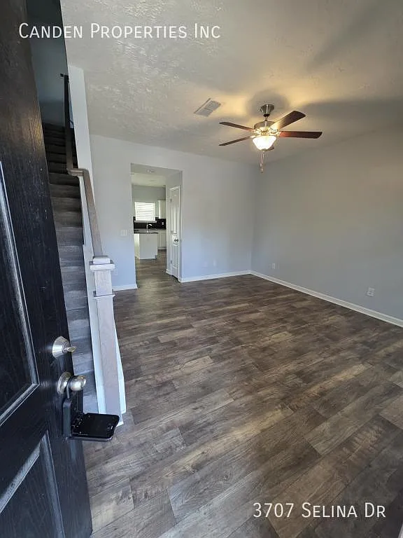 Building Photo - 3707 Selina Dr