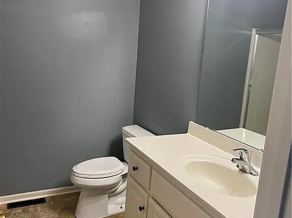 9025 E 85th St #9025, Kansas City, MO 64138