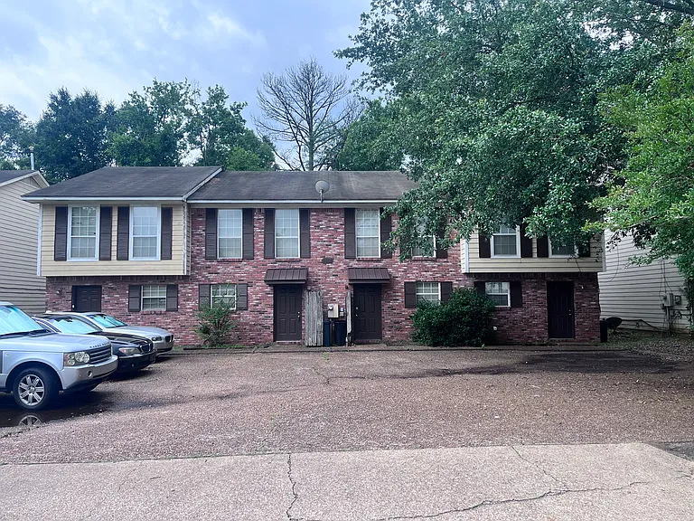 3043 Autumn Pl S #D — Photo 1