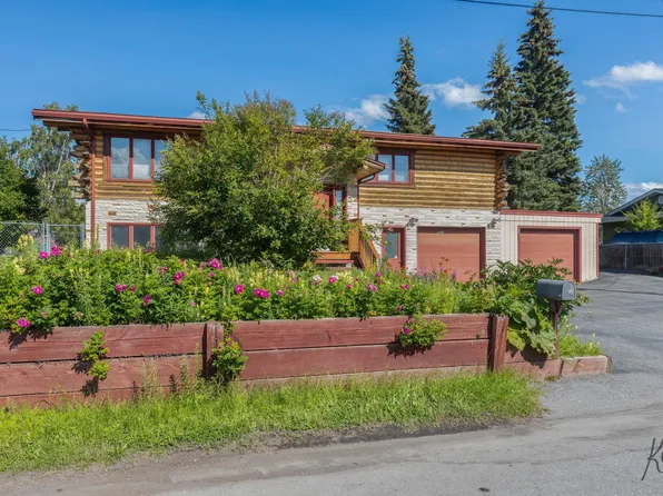 3048 Riverview Dr, Fairbanks, AK 99709