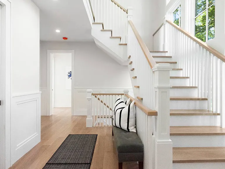 8 Greenway Dr — Photo 11