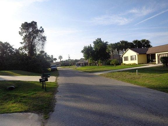 2nd image of 4065 Vermont Ln