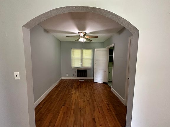 4th image of 211 Sequoia Dr