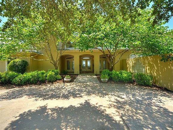 3rd image of 8111 Beauregard Dr
