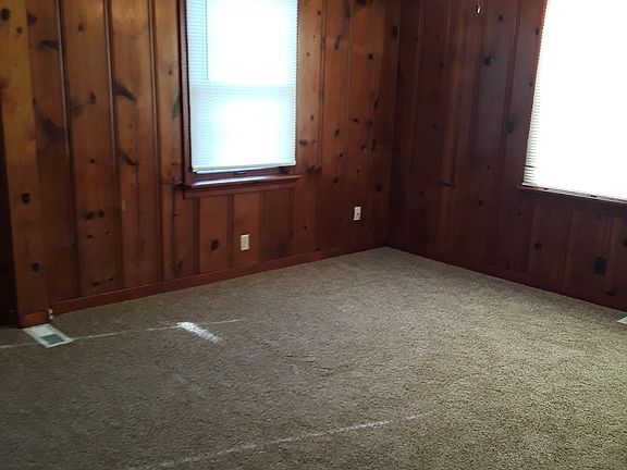 LARGE THIRD BEDROOM OR FAMILY ROOM