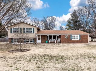 1605 Waverly Dr, Collinsville, IL