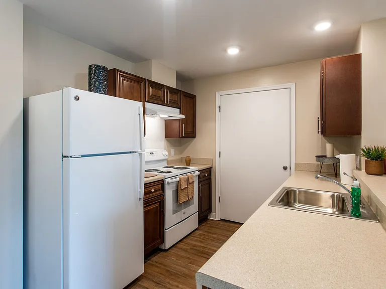 Woodfield Commons — Photo 13