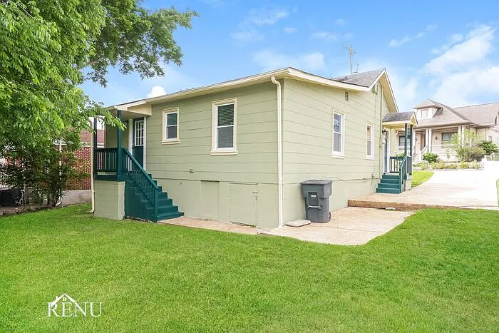 1012 Warren St — Photo 16