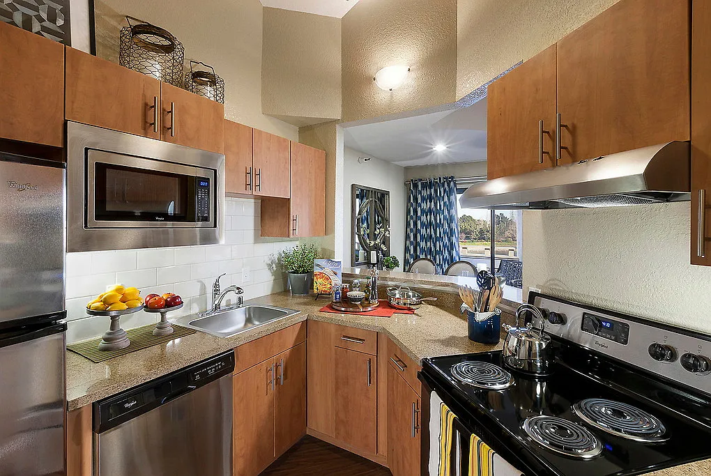 Lakeshore Landing — Photo 4