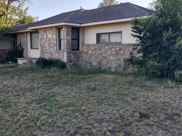 343 N 8th St, Mountain View, OK 73062