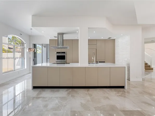 21156 NE 33rd Ave, Aventura, FL 33180