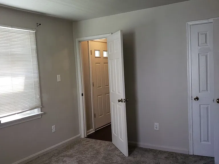 324 E Leicester Ave — Photo 12