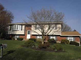 2265 Riverbend Cir, Allentown, PA 18103