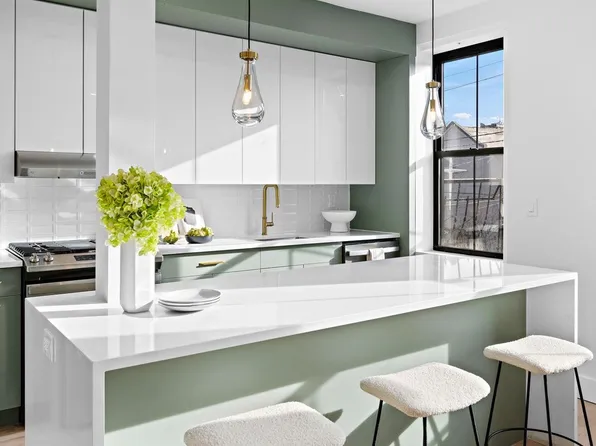 322 3rd Street image 13 of 25