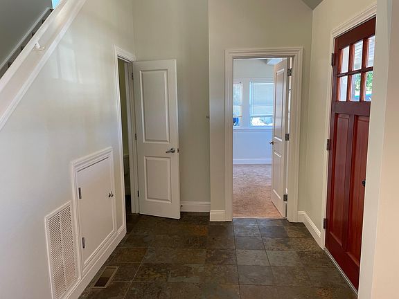 2nd image of 180 San Luis Ave