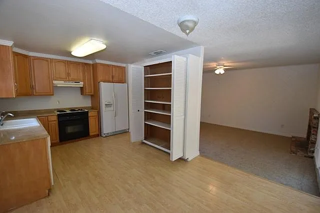 3770 Station St photo 1