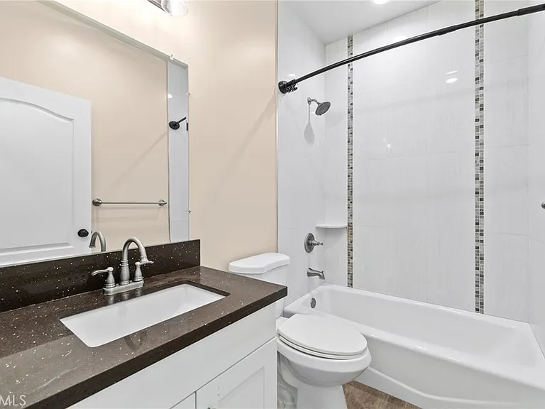 221 N Raymond Ave #8 — Photo 8