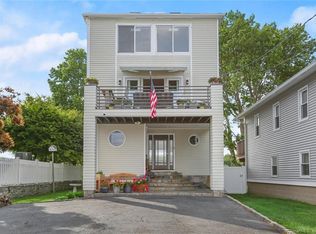 656 Fairfield Beach Rd, Fairfield, CT 06824