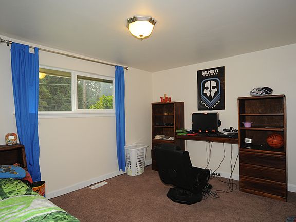 3rd image of 6131 Park Way