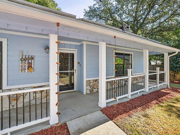 4th image of 12 Corbin Ct