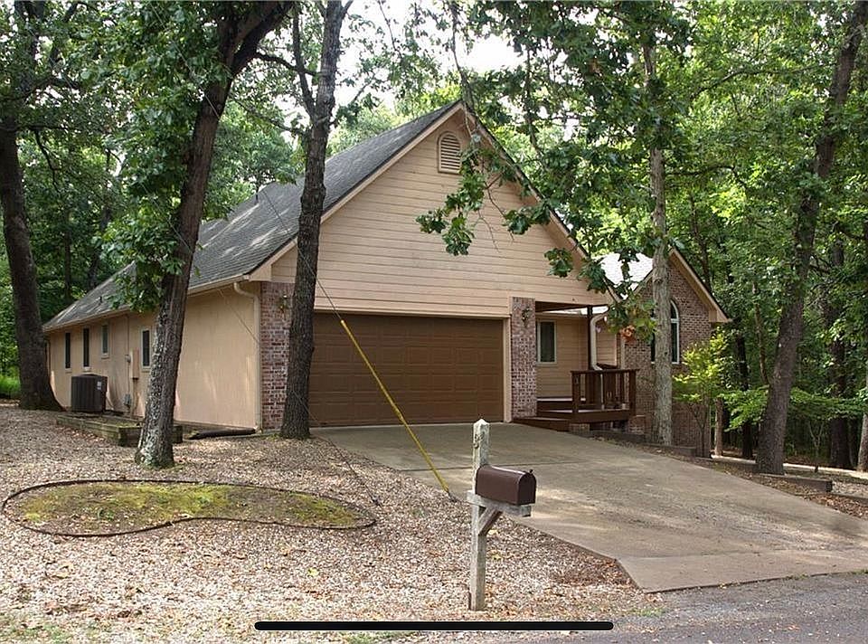 1st image of 3 Ockley Ln