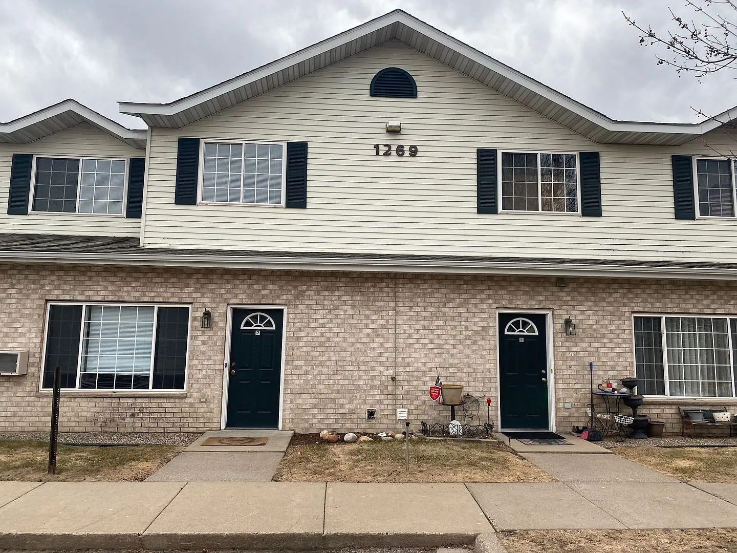 Updated 3br/2ba Townhome in Shakopee! — Photo 1