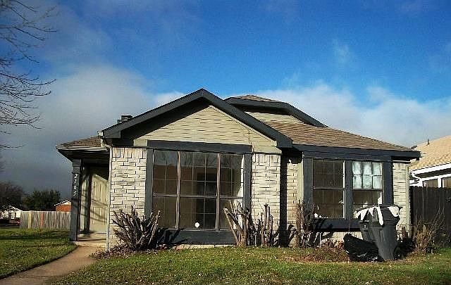 1st image of 2705 Briarbank Cir