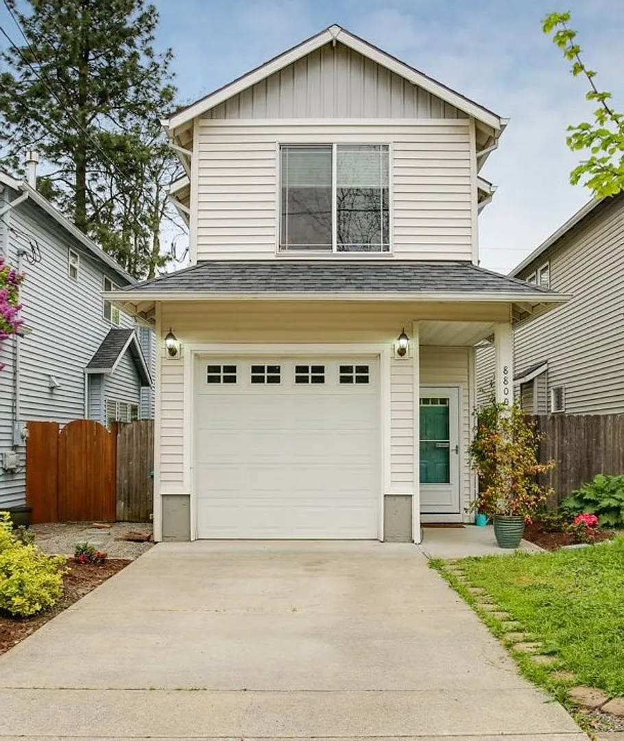 Charming North Portland 3 Bed 2.5 Bath Kenton Neighborhood House ~ Garage, A/C & Washer & Dryer! — Photo 1