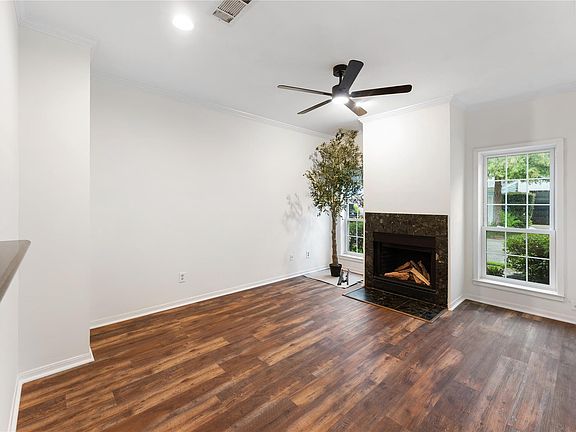 5th image of 2218 Hopkins St #2218