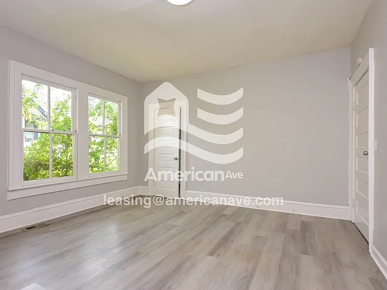 845237_009_bedroom_9.jpg