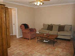 1st image of 1401 W Castlewood Ave