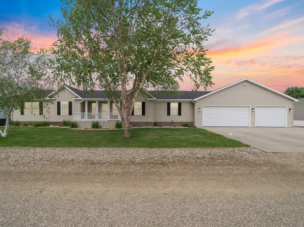 702 Lighthouse Island Ave, Lake Andes, SD 57356