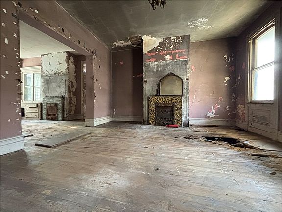 4th image of 2118 Rockledge St
