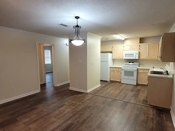 104B Embleton Ct, Albany, GA 31721