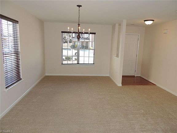 3rd image of 140 Dunbarton Ct