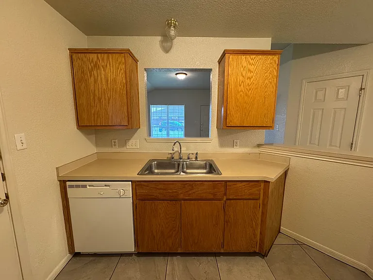 2609 Vernice Loop — Photo 6