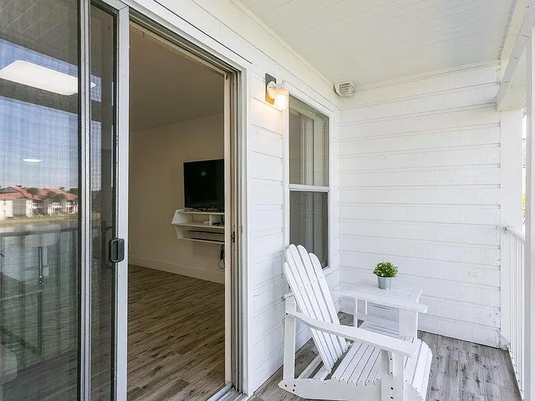 275 Cypress Point Dr — Photo 8
