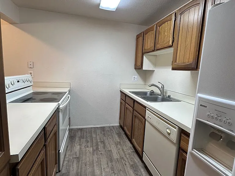 928 Blue Heron Ave NE — Photo 13
