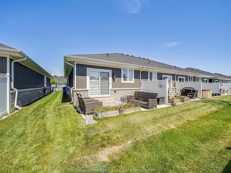 1935 Ethan Ct — Photo 37