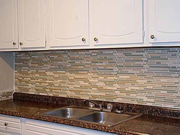 4th image of 1319 Linda Ann Dr APT 4