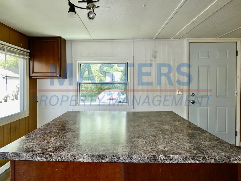 10635 Ford Rd — Photo 17
