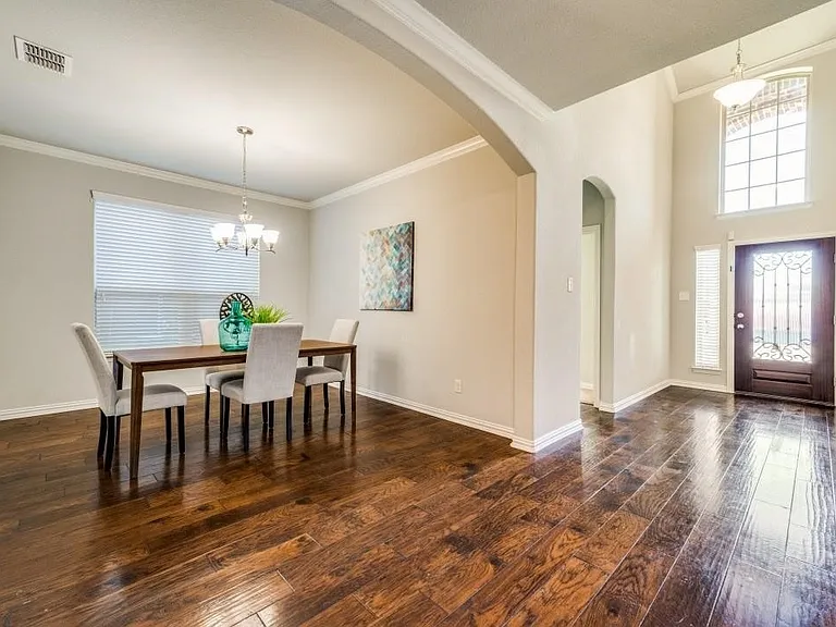 2417 Austin Ln — Photo 5