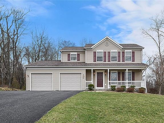 2nd image of 124 Thorn Apple Dr